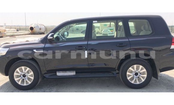 Buy Import Toyota Land Cruiser Black Car in Import - Dubai in Region of Bouenza Buy Import Toyota Land Cruiser Black Car in Import - Dubai in Region of Bouenza