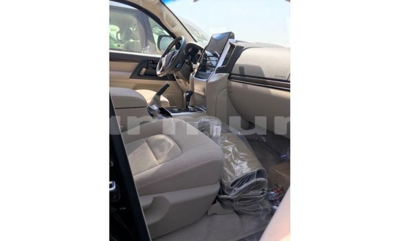 Buy Import Toyota Land Cruiser Black Car in Import - Dubai in Region of Bouenza Buy Import Toyota Land Cruiser Black Car in Import - Dubai in Region of Bouenza