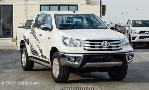 Acheter Import Voiture Toyota Hilux Blanc à Import - Dubai, Région de la Bouenza Acheter Import Voiture Toyota Hilux Blanc à Import - Dubai, Région de la Bouenza