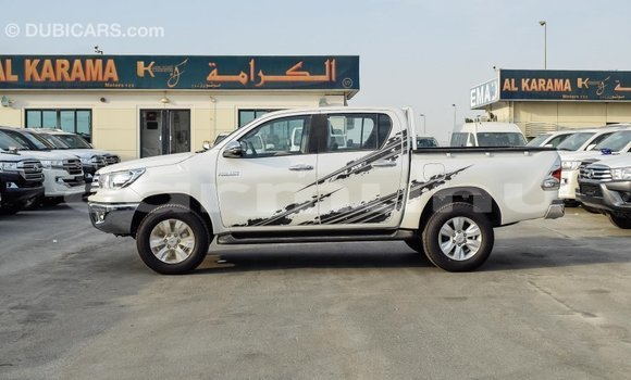 Acheter Import Voiture Toyota Hilux Blanc à Import - Dubai, Région de la Bouenza Acheter Import Voiture Toyota Hilux Blanc à Import - Dubai, Région de la Bouenza