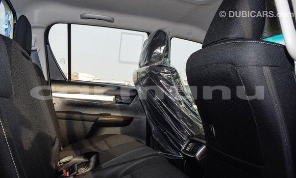 Acheter Import Voiture Toyota Hilux Blanc à Import - Dubai, Région de la Bouenza Acheter Import Voiture Toyota Hilux Blanc à Import - Dubai, Région de la Bouenza