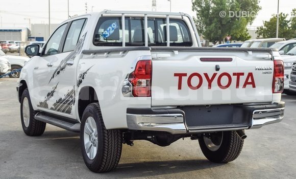Acheter Import Voiture Toyota Hilux Blanc à Import - Dubai, Région de la Bouenza Acheter Import Voiture Toyota Hilux Blanc à Import - Dubai, Région de la Bouenza