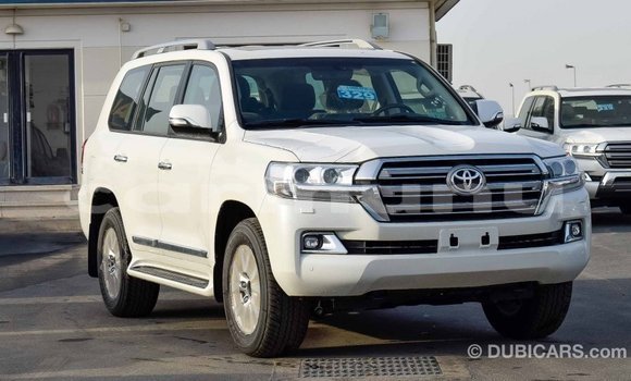 Acheter Import Voiture Toyota Land Cruiser Blanc à Import - Dubai, Région de la Bouenza Acheter Import Voiture Toyota Land Cruiser Blanc à Import - Dubai, Région de la Bouenza