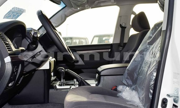 Acheter Import Voiture Toyota Land Cruiser Blanc à Import - Dubai, Région de la Bouenza Acheter Import Voiture Toyota Land Cruiser Blanc à Import - Dubai, Région de la Bouenza