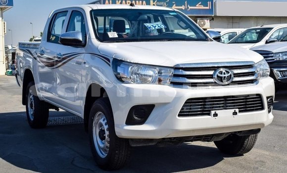 Acheter Import Voiture Toyota Hilux Blanc à Import - Dubai, Région de la Bouenza Acheter Import Voiture Toyota Hilux Blanc à Import - Dubai, Région de la Bouenza