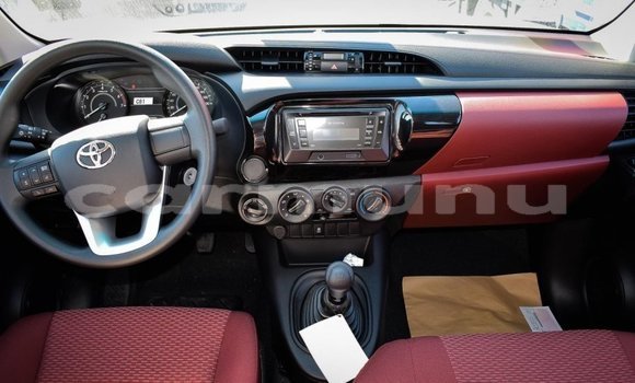 Acheter Import Voiture Toyota Hilux Blanc à Import - Dubai, Région de la Bouenza Acheter Import Voiture Toyota Hilux Blanc à Import - Dubai, Région de la Bouenza
