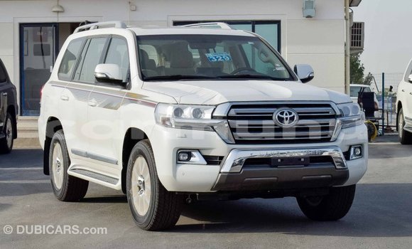 Acheter Import Voiture Toyota Land Cruiser Blanc à Import - Dubai, Région de la Bouenza Acheter Import Voiture Toyota Land Cruiser Blanc à Import - Dubai, Région de la Bouenza