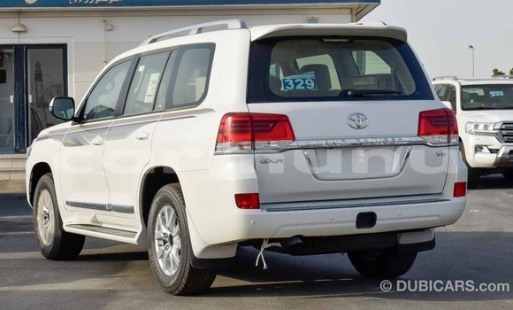 Acheter Import Voiture Toyota Land Cruiser Blanc à Import - Dubai, Région de la Bouenza Acheter Import Voiture Toyota Land Cruiser Blanc à Import - Dubai, Région de la Bouenza