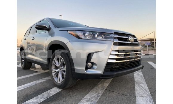 Buy Import Toyota Highlander Other Car in Import - Dubai in Region of Bouenza Buy Import Toyota Highlander Other Car in Import - Dubai in Region of Bouenza