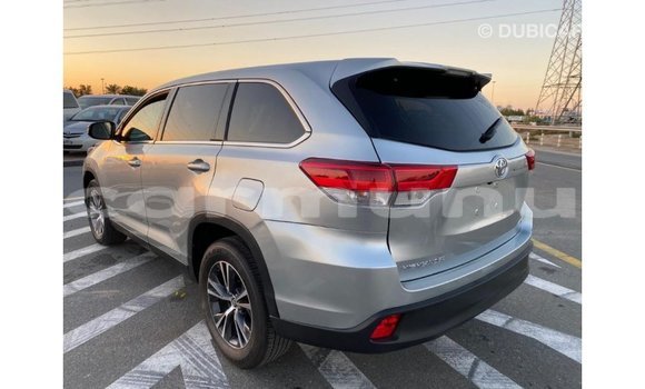 Buy Import Toyota Highlander Other Car in Import - Dubai in Region of Bouenza Buy Import Toyota Highlander Other Car in Import - Dubai in Region of Bouenza