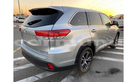 Buy Import Toyota Highlander Other Car in Import - Dubai in Region of Bouenza Buy Import Toyota Highlander Other Car in Import - Dubai in Region of Bouenza