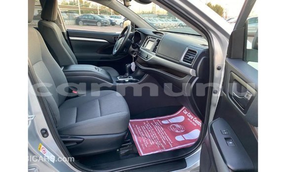 Buy Import Toyota Highlander Other Car in Import - Dubai in Region of Bouenza Buy Import Toyota Highlander Other Car in Import - Dubai in Region of Bouenza