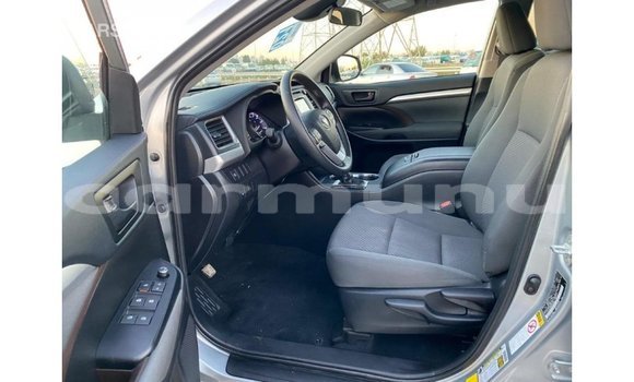 Buy Import Toyota Highlander Other Car in Import - Dubai in Region of Bouenza Buy Import Toyota Highlander Other Car in Import - Dubai in Region of Bouenza