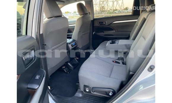 Buy Import Toyota Highlander Other Car in Import - Dubai in Region of Bouenza Buy Import Toyota Highlander Other Car in Import - Dubai in Region of Bouenza