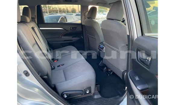 Buy Import Toyota Highlander Other Car in Import - Dubai in Region of Bouenza Buy Import Toyota Highlander Other Car in Import - Dubai in Region of Bouenza