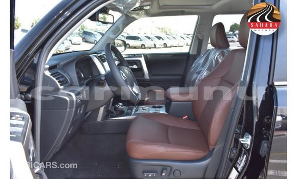 Buy Import Toyota HiAce Black Truck in Import - Dubai in Region of Bouenza Buy Import Toyota HiAce Black Truck in Import - Dubai in Region of Bouenza