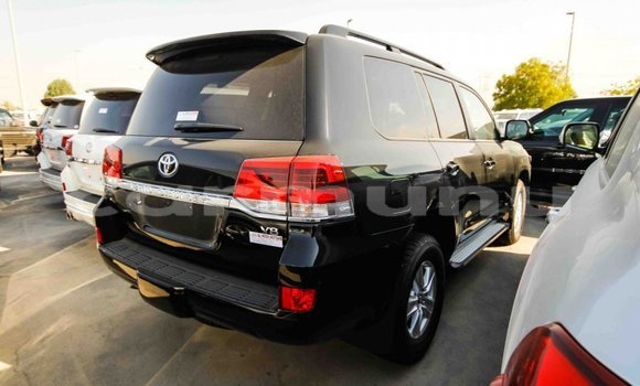 Buy Import Toyota Land Cruiser Black Car in Import - Dubai in Region of Bouenza Buy Import Toyota Land Cruiser Black Car in Import - Dubai in Region of Bouenza