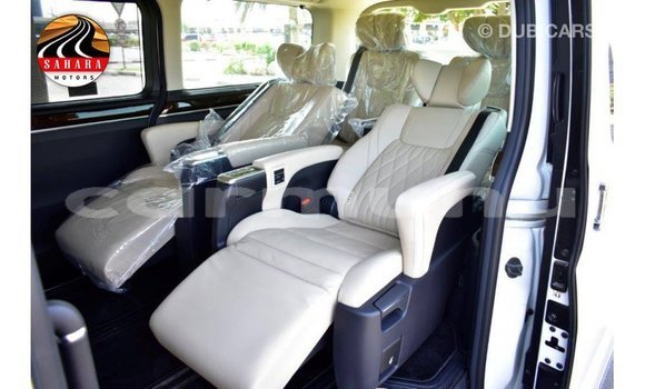 Buy Import Toyota Granvia White Car in Import - Dubai in Region of Bouenza Buy Import Toyota Granvia White Car in Import - Dubai in Region of Bouenza