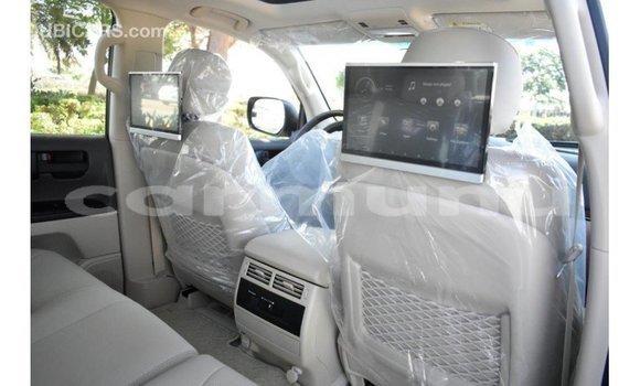 Buy Import Toyota Land Cruiser White Car in Import - Dubai in Region of Bouenza Buy Import Toyota Land Cruiser White Car in Import - Dubai in Region of Bouenza