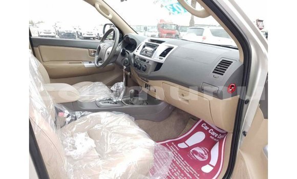 Buy Import Toyota Fortuner Other Car in Import - Dubai in Region of Bouenza Buy Import Toyota Fortuner Other Car in Import - Dubai in Region of Bouenza