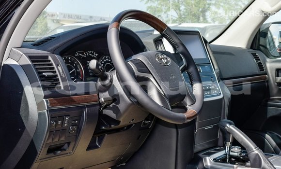 Acheter Import Voiture Toyota Land Cruiser Noir à Import - Dubai, Région de la Bouenza Acheter Import Voiture Toyota Land Cruiser Noir à Import - Dubai, Région de la Bouenza