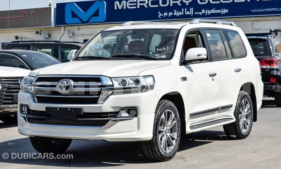Acheter Import Voiture Toyota Land Cruiser Blanc à Import - Dubai, Région de la Bouenza Acheter Import Voiture Toyota Land Cruiser Blanc à Import - Dubai, Région de la Bouenza