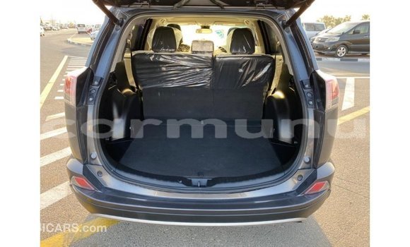 Buy Import Toyota HiAce Other Truck in Import - Dubai in Region of Bouenza Buy Import Toyota HiAce Other Truck in Import - Dubai in Region of Bouenza