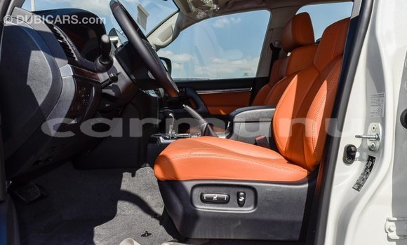 Acheter Import Voiture Toyota Land Cruiser Blanc à Import - Dubai, Région de la Bouenza Acheter Import Voiture Toyota Land Cruiser Blanc à Import - Dubai, Région de la Bouenza