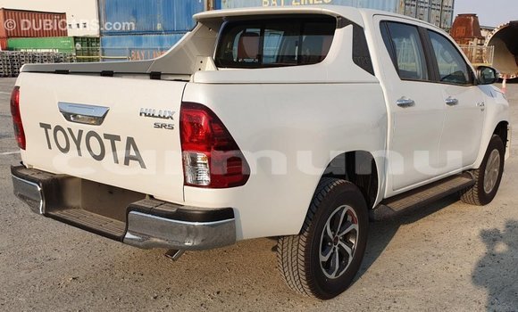 Acheter Import Voiture Toyota Hilux Blanc à Import - Dubai, Région de la Bouenza Acheter Import Voiture Toyota Hilux Blanc à Import - Dubai, Région de la Bouenza