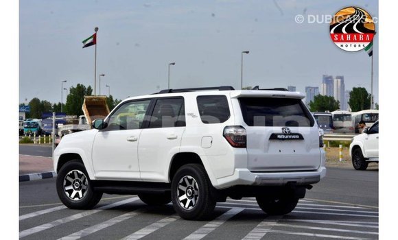 Buy Import Toyota HiAce White Truck in Import - Dubai in Region of Bouenza Buy Import Toyota HiAce White Truck in Import - Dubai in Region of Bouenza