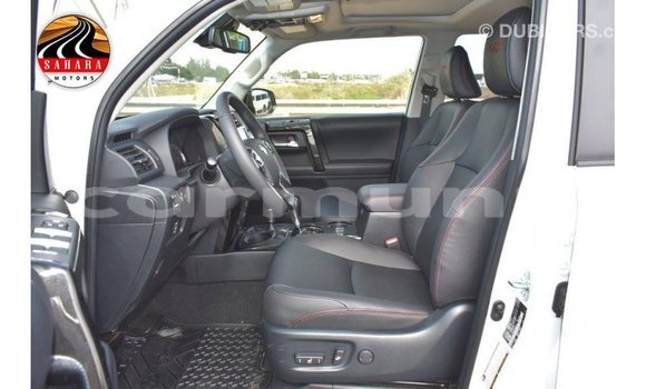 Buy Import Toyota HiAce White Truck in Import - Dubai in Region of Bouenza Buy Import Toyota HiAce White Truck in Import - Dubai in Region of Bouenza