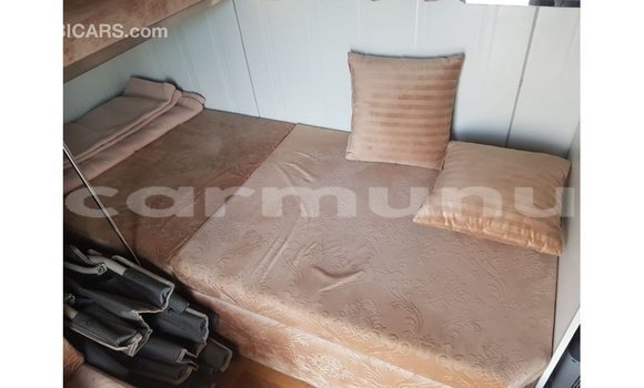 Acheter Import Voiture Kia Carens Blanc à Import - Dubai, Région de la Bouenza Acheter Import Voiture Kia Carens Blanc à Import - Dubai, Région de la Bouenza