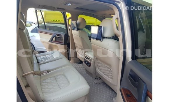 Buy Import Toyota Land Cruiser Other Car in Import - Dubai in Region of Bouenza Buy Import Toyota Land Cruiser Other Car in Import - Dubai in Region of Bouenza