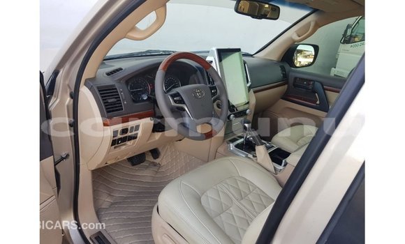 Buy Import Toyota Land Cruiser Other Car in Import - Dubai in Region of Bouenza Buy Import Toyota Land Cruiser Other Car in Import - Dubai in Region of Bouenza