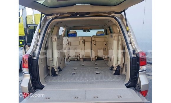 Buy Import Toyota Land Cruiser Other Car in Import - Dubai in Region of Bouenza Buy Import Toyota Land Cruiser Other Car in Import - Dubai in Region of Bouenza