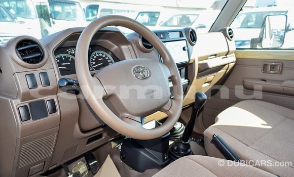 Acheter Import Voiture Toyota Land Cruiser Beige à Import - Dubai, Région de la Bouenza Acheter Import Voiture Toyota Land Cruiser Beige à Import - Dubai, Région de la Bouenza