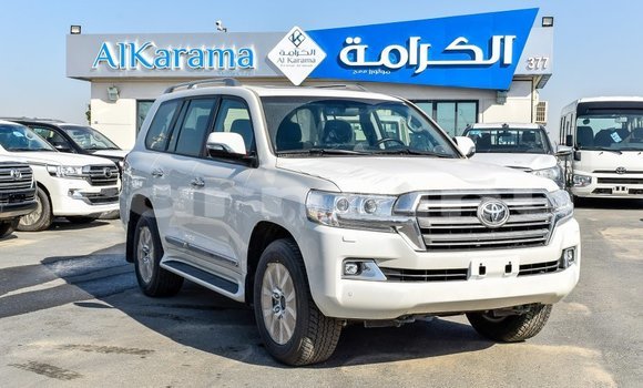 Acheter Import Voiture Toyota Land Cruiser Blanc à Import - Dubai, Région de la Bouenza Acheter Import Voiture Toyota Land Cruiser Blanc à Import - Dubai, Région de la Bouenza