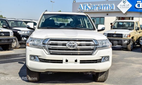 Acheter Import Voiture Toyota Land Cruiser Blanc à Import - Dubai, Région de la Bouenza Acheter Import Voiture Toyota Land Cruiser Blanc à Import - Dubai, Région de la Bouenza