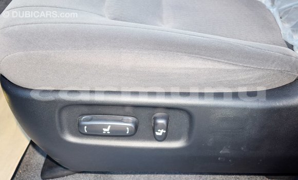 Acheter Import Voiture Toyota Land Cruiser Blanc à Import - Dubai, Région de la Bouenza Acheter Import Voiture Toyota Land Cruiser Blanc à Import - Dubai, Région de la Bouenza