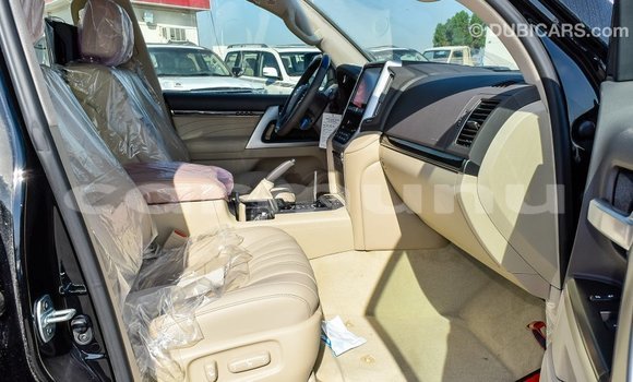 Acheter Import Voiture Toyota Land Cruiser Noir à Import - Dubai, Région de la Bouenza Acheter Import Voiture Toyota Land Cruiser Noir à Import - Dubai, Région de la Bouenza