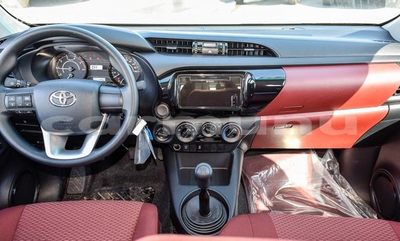 Acheter Import Voiture Toyota Hilux Blanc à Import - Dubai, Région de la Bouenza Acheter Import Voiture Toyota Hilux Blanc à Import - Dubai, Région de la Bouenza
