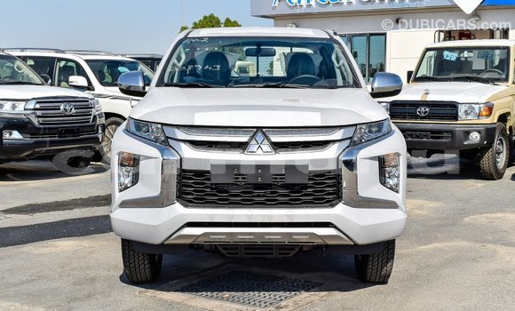 Acheter Import Voiture Mitsubishi L200 Blanc à Import - Dubai, Région de la Bouenza Acheter Import Voiture Mitsubishi L200 Blanc à Import - Dubai, Région de la Bouenza