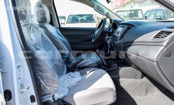 Acheter Import Voiture Mitsubishi L200 Blanc à Import - Dubai, Région de la Bouenza Acheter Import Voiture Mitsubishi L200 Blanc à Import - Dubai, Région de la Bouenza