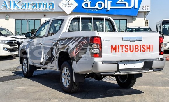 Acheter Import Voiture Mitsubishi L200 Blanc à Import - Dubai, Région de la Bouenza Acheter Import Voiture Mitsubishi L200 Blanc à Import - Dubai, Région de la Bouenza