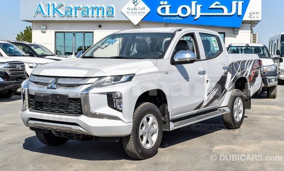 Acheter Import Voiture Mitsubishi L200 Blanc à Import - Dubai, Région de la Bouenza Acheter Import Voiture Mitsubishi L200 Blanc à Import - Dubai, Région de la Bouenza