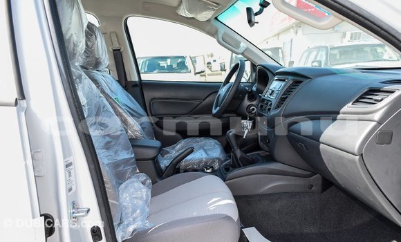 Acheter Import Voiture Mitsubishi L200 Blanc à Import - Dubai, Région de la Bouenza Acheter Import Voiture Mitsubishi L200 Blanc à Import - Dubai, Région de la Bouenza