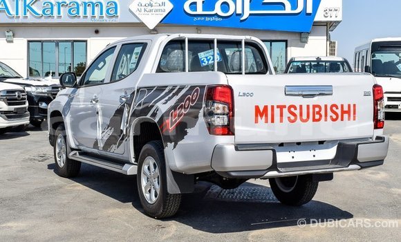 Acheter Import Voiture Mitsubishi L200 Blanc à Import - Dubai, Région de la Bouenza Acheter Import Voiture Mitsubishi L200 Blanc à Import - Dubai, Région de la Bouenza