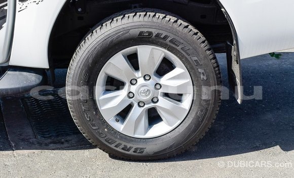 Acheter Import Voiture Toyota Hilux Blanc à Import - Dubai, Région de la Bouenza Acheter Import Voiture Toyota Hilux Blanc à Import - Dubai, Région de la Bouenza