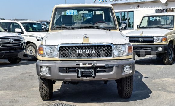 Acheter Import Voiture Toyota Land Cruiser Beige à Import - Dubai, Région de la Bouenza Acheter Import Voiture Toyota Land Cruiser Beige à Import - Dubai, Région de la Bouenza