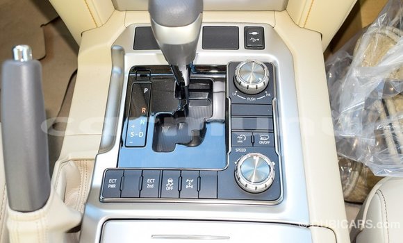 Acheter Import Voiture Toyota Land Cruiser Noir à Import - Dubai, Région de la Bouenza Acheter Import Voiture Toyota Land Cruiser Noir à Import - Dubai, Région de la Bouenza